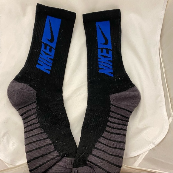 Nike Men’s Sock Lot of 4 Red Elite Black Gray Socks Long Socks Sneakerhead - Picture 10 of 12